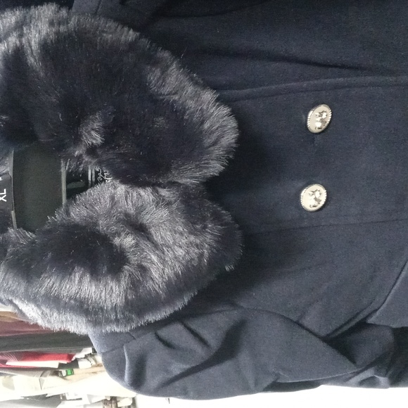 Girl's winter long coats - Picture 4 of 5